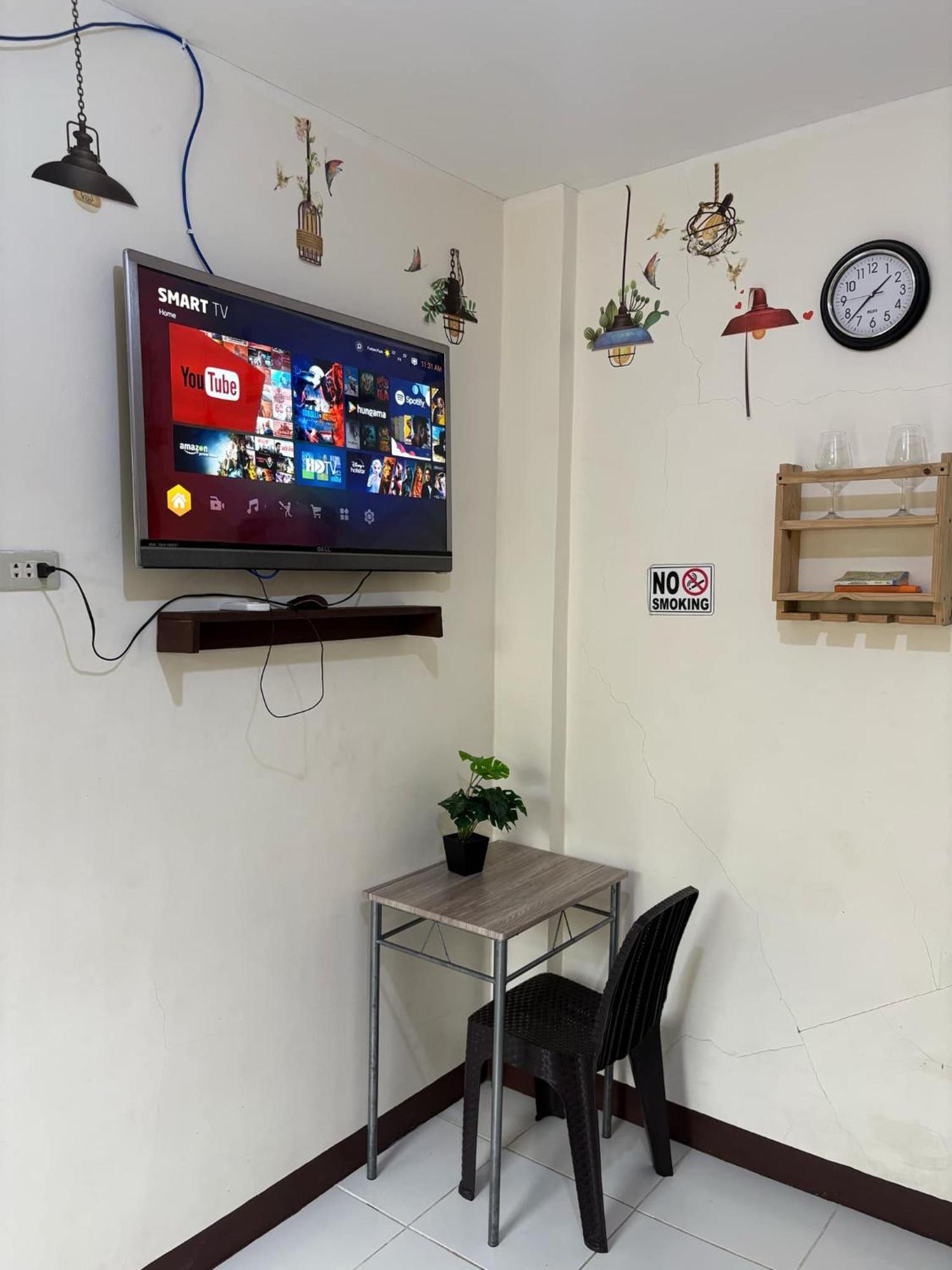 Airport Villamor Transient Rooms Manila Bagian luar foto